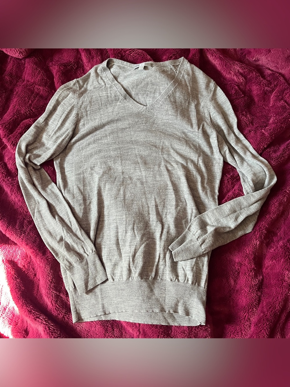Uniqlo Light Grey V-Neck Sweater